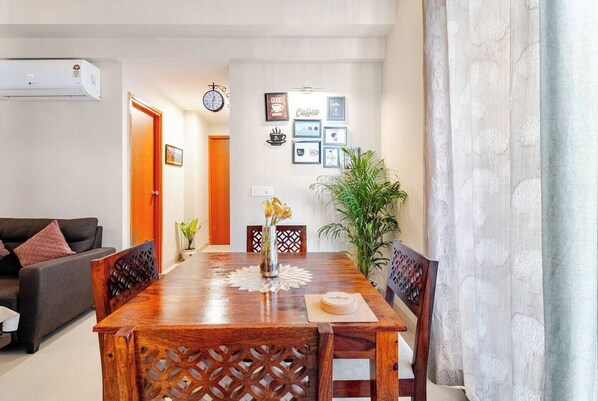 Dining - Chic 2-bedroom apartment with WiFi, AC in charming Noida (Noida)