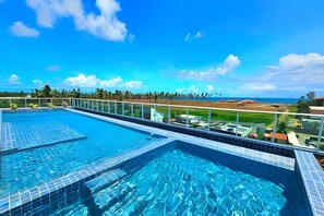 2 outdoor pools