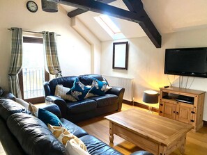 Living area - Pet Friendly Coombe Cottage nestled between the Howgills  & The Lake District NP (Penrith)