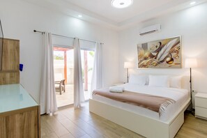 2 bedrooms, iron/ironing board, Internet