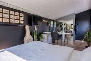 4 bedrooms, iron/ironing board, free WiFi, bed sheets - Contemporary house 180 M2 with swimming pool and jacuzzi tropical atmosphere (Lagord)