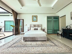 4 habitaciones, tabla de planchar con plancha, wifi y ropa de cama 