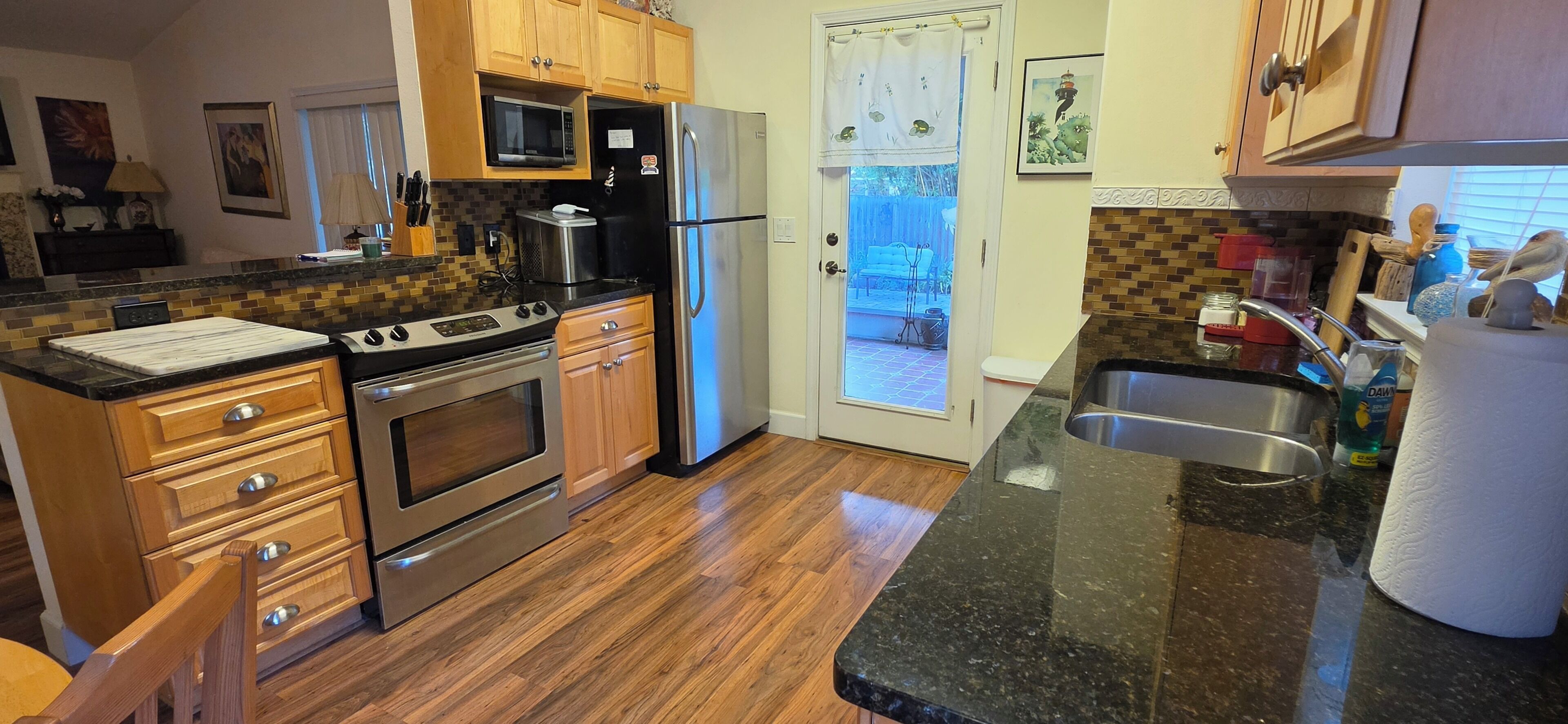 Micro-ondes, four, plaque de cuisson, lave-vaisselle