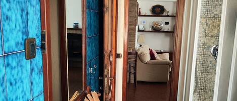 Dusche, Haartrockner, Bidet, Handtücher