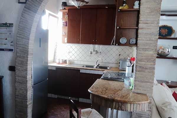 KĂŒhlschrank, Mikrowelle, Ofen, Herdplatte