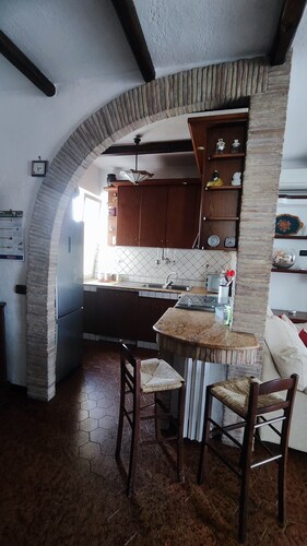 Cozy apartment with parking, near the beach and downtown