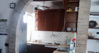 Cozy apartment with parking, near the beach and downtown