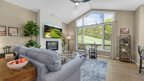 Smart TV, fireplace, stereo