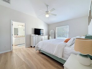 3 chambres, bureau, Wi-Fi gratuit, draps fournis