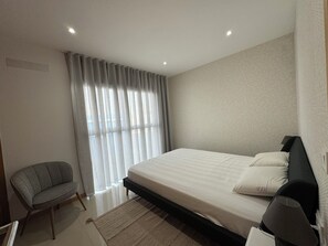 1 dormitori, planxa i posts de planxar, wifi gratuïta i roba de llit 