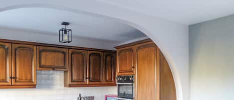 Dishwasher, cookware/dishes/utensils