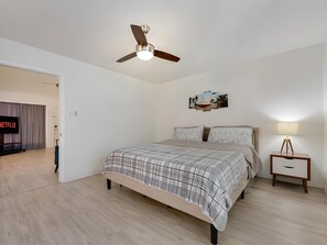 1 Schlafzimmer, Schreibtisch, Bügeleisen/Bügelbrett, WLAN