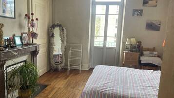 3 chambres, fer et planche Ă repasser, Wi-Fi, draps fournis