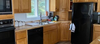 Lakeside bungalow retreat in Cambridge Narrows, NB