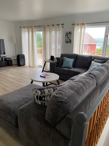 Lakeside bungalow retreat in Cambridge Narrows, NB