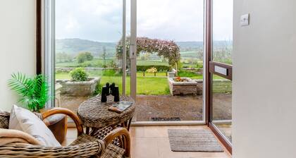 3 bedroom accommodation in Membury