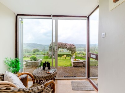3 bedroom accommodation in Membury