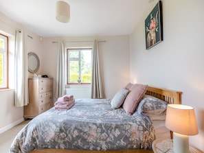 3 bedrooms, free WiFi, bed sheets