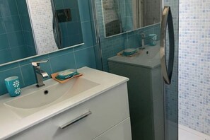 Shower, hair dryer, towels - Sweet home (Santa Reparata)