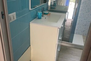 Shower, hair dryer, towels - Sweet home (Santa Reparata)