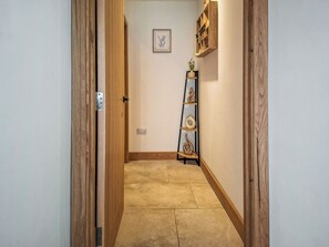 Interior - Enjoy nature, fresh air, and relaxation in a serene setting. (Redruth)