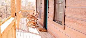 New!  Alum Ridge Retreat by Buffalo Mtn Getaway
