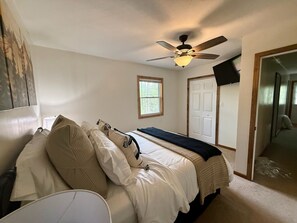 4 bedrooms, free WiFi, bed sheets