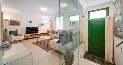 Valletta Elegant 3-Bedroom Home in Historic Centre by Malta Weekend