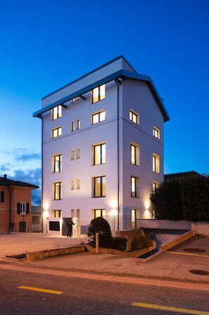 Interior - Modern Concept Suite Crocetta 6 in Lugano (Lugano)