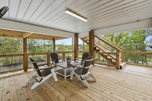 Terrace/patio - Spacious new 4-bedroom house on a deep water canal in tranquil Bay St. Louis, MS (Bay St. Louis)