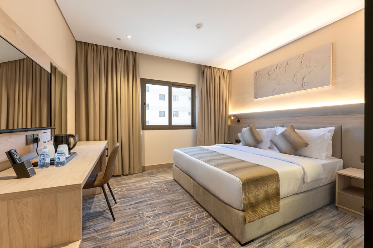 1 bedroom, in-room safe, laptop workspace, blackout drapes