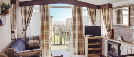 Open plan living space | Daisy, Corton, near Lowestoft