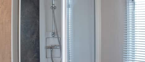Bathroom | Daisy, Corton, near Lowestoft