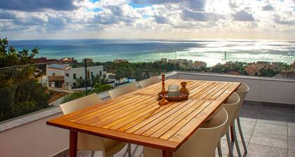 129 - Spacious 3-Level House with Private Pool & Stunning Views, Benalmádena!