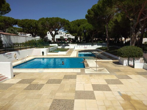 Albufeira - Appt RDC dans résidence avec piscine/plage Falésia 15mn à pied