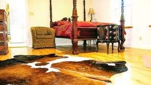 2 bedrooms, in-room safe, iron/ironing board, WiFi