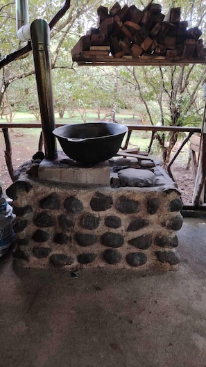 Mini-fridge, microwave, oven, stovetop