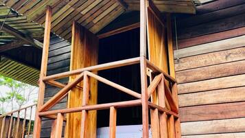 Studio Deluks, balkon, pemandangan gunung | Meja kerja dan ruang kerja ramah laptop