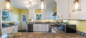 Waterfront Oasis w/ Private Pool & EPIC Views - Sakonnet Sunset Manor, Tiverton