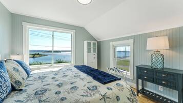 3 chambres, bureau, fer et planche Ă repasser, lit parapluie