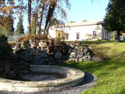 Mobil-home 4/6p quiet property 20 min from Jonzac. Ideal for curists.