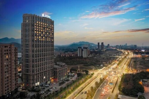 Boyue Yilin Hotel (South High-speed Railway Station)