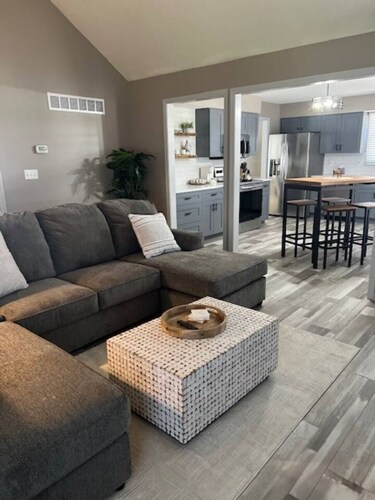 Spacious 5BR in OP | EV Charger