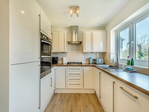 Dishwasher - 3 bedroom accommodation in Paignton (Paignton)