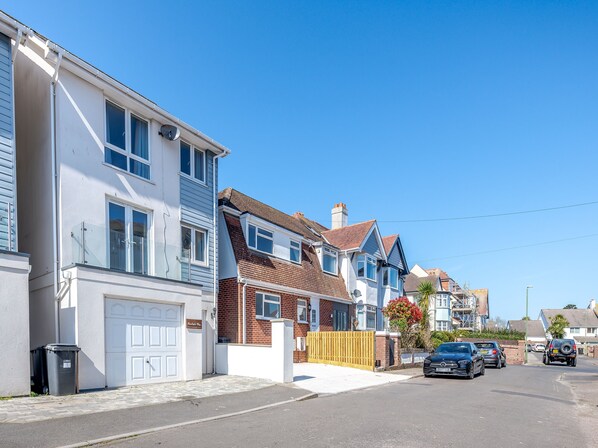 Exterior - 3 bedroom accommodation in Paignton (Paignton)