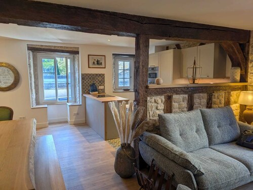 Aux 3 Maillets 1. Beautiful apartment in a 16th-century house.