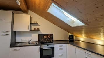 Kühlschrank, Ofen, Herdplatte, Geschirrspüler