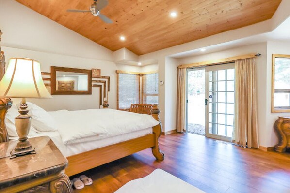 3 bedrooms, iron/ironing board, WiFi, bed sheets