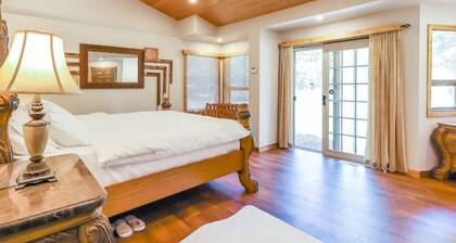 Mountain Side Cabin In Hope! For Families & Parties