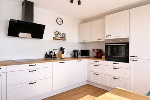 Fridge, microwave, oven, stovetop - Green time-out | New building • Proximity to the Black Forest - Parking lot (Ortenberg)